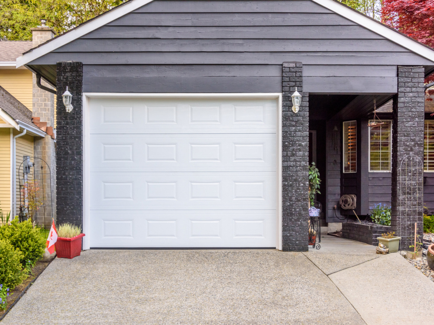 Garage Door Installation Ionia, Grand Ledge & Forest Hills, MI TNT